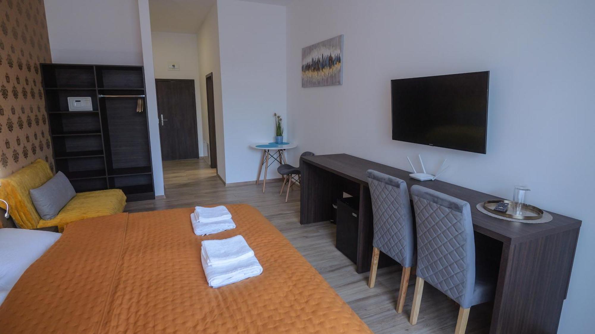 Premium City Centre Bedrooms Prešov Екстериор снимка