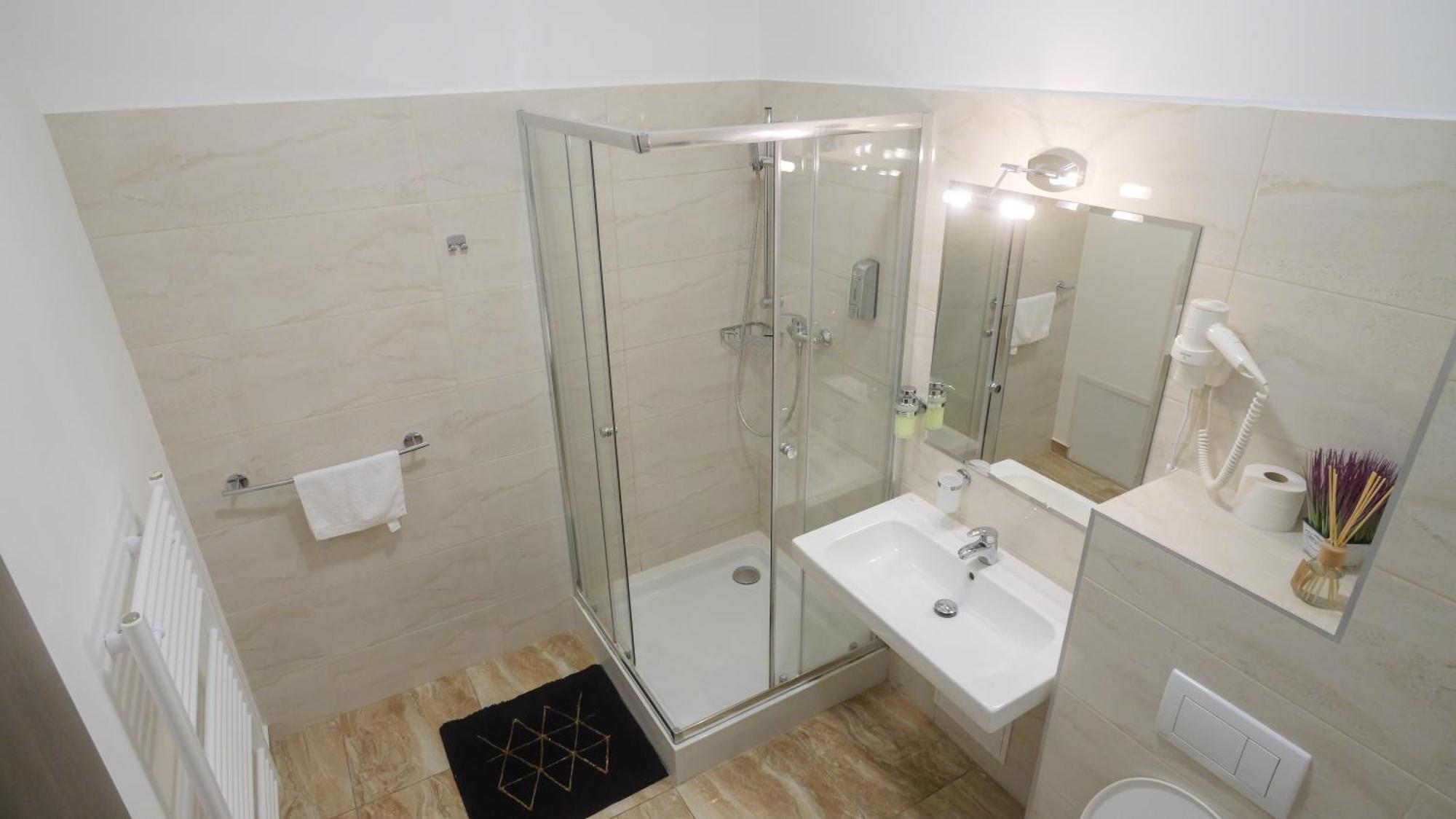 Premium City Centre Bedrooms Prešov Екстериор снимка